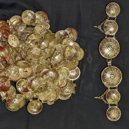 Gold mariachi botonadura buttons and chain belt accessories